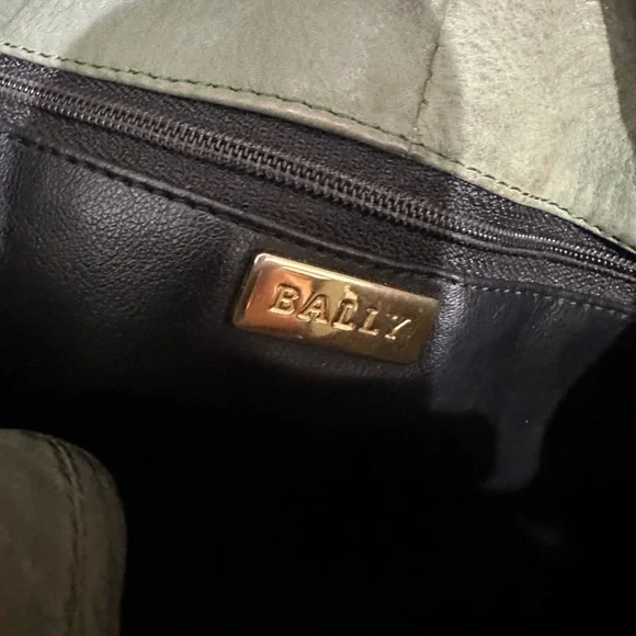 Bally Vintage Soft Lambskin Leather Bucket Bag – Made in Italy - Picture 8 of 9